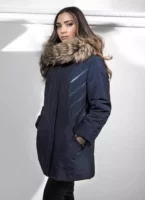Луксозно ватирано палто в синьо с кожа