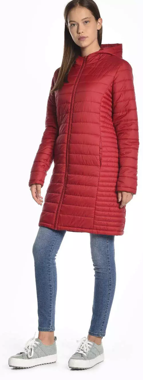 Модерно червено ватирано палто