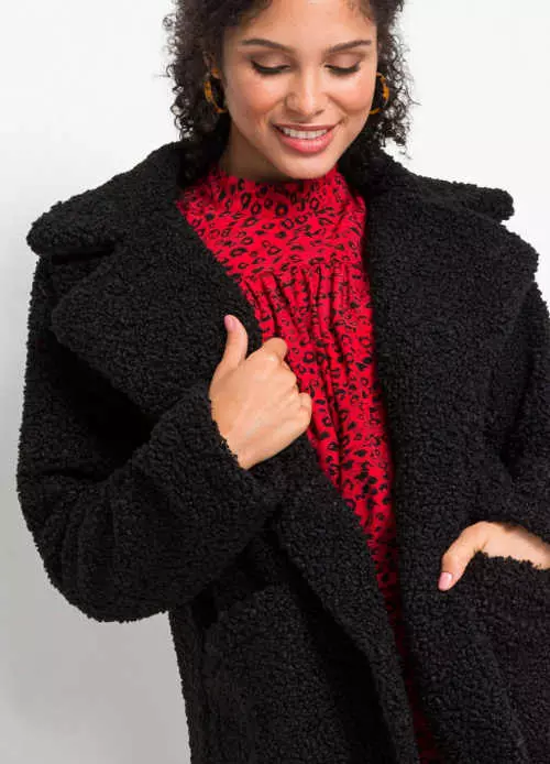 Черно пухкаво дамско зимно палто евтино