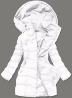 Модерно изолирано бяло дамско зимно яке с практична качулка